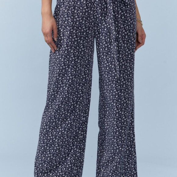 Francesca’s Navy Floral Tie Waist Pants | NWT Size L - Picture 1 of 3